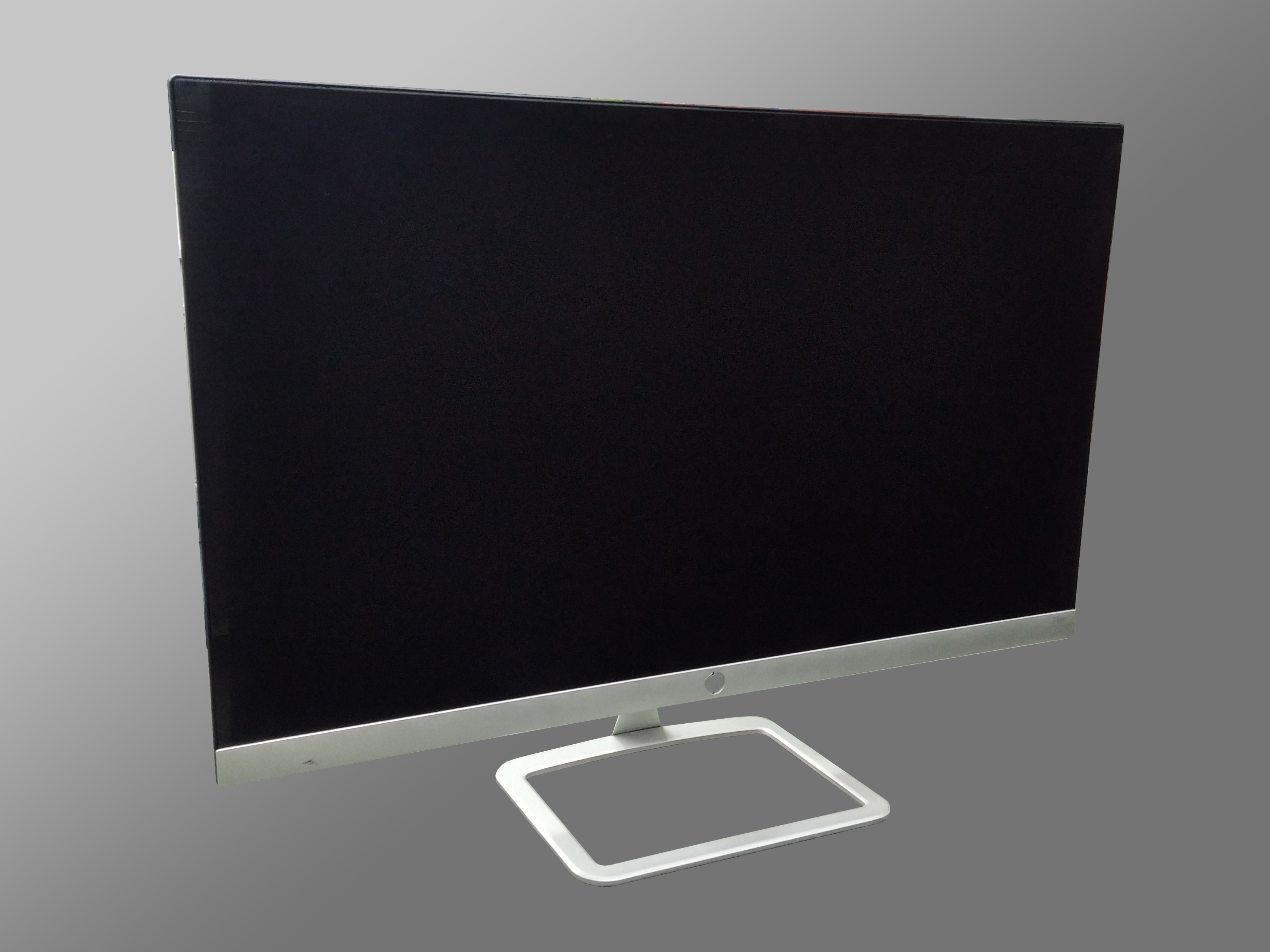 HP 27ER  27″ LCD