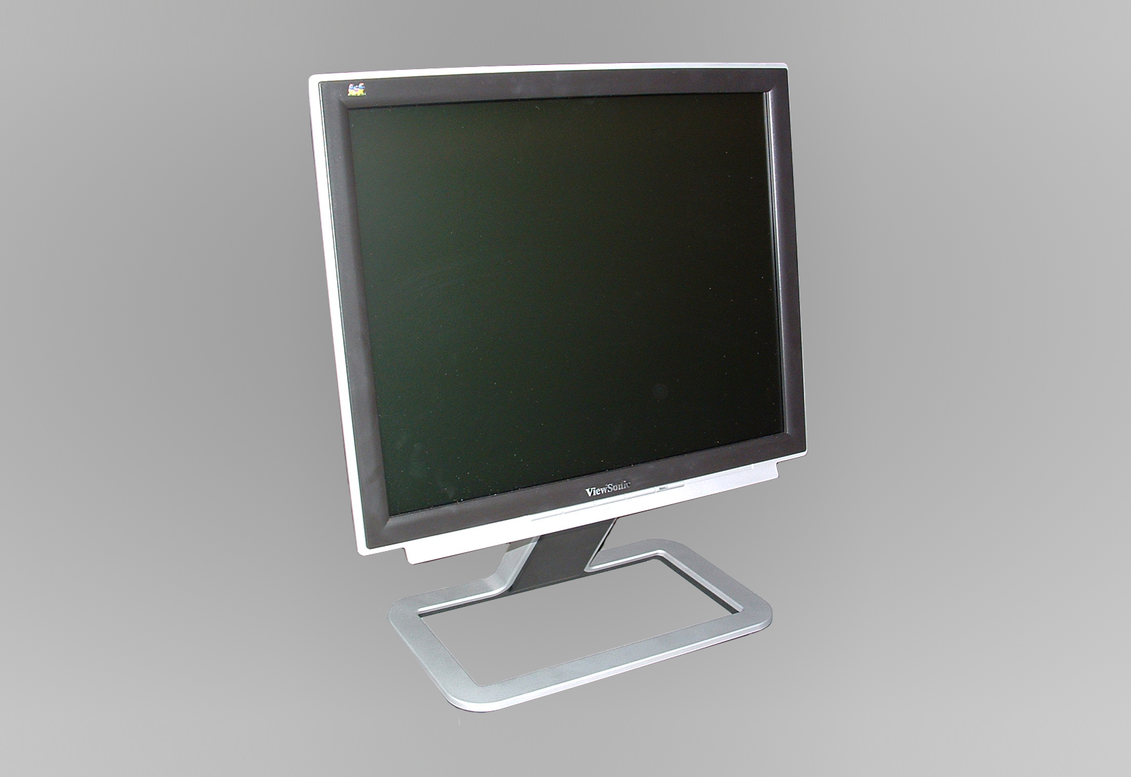 Viewsonic LCD moniteur couleur 17" VX715 modèle VS10057 